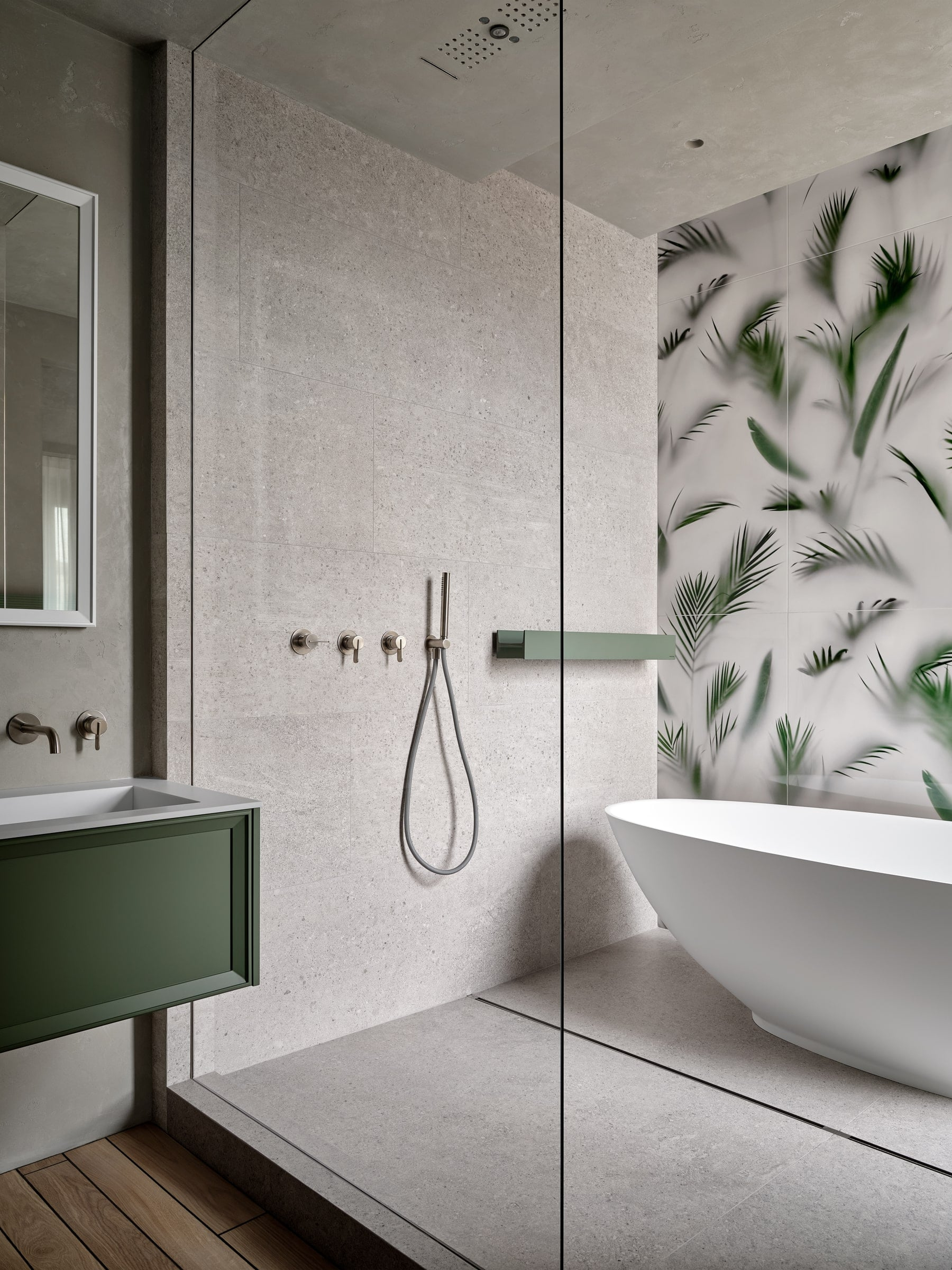 Встроенная душевая лейка в ванной