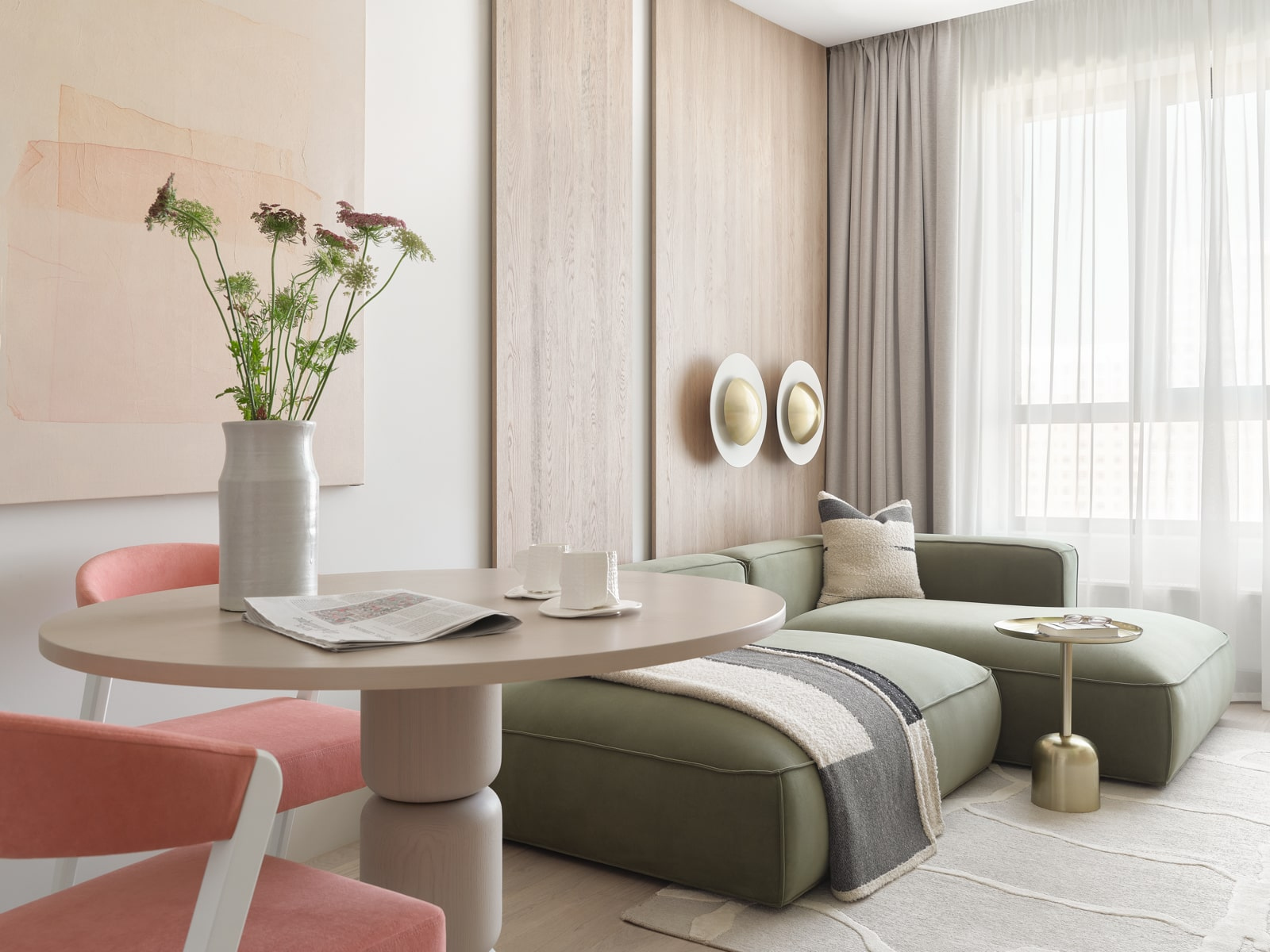 A Bright 66 m<sup>2</sup> Two-Bedroom Apartment for a Young Family With a Cat: Photos, Videos, and Interior Estimate