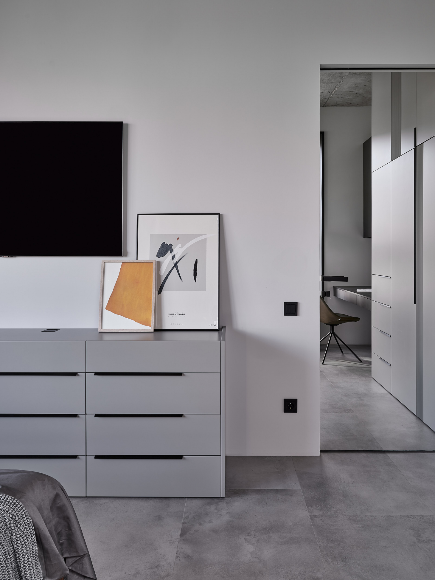 Тумба в спальне