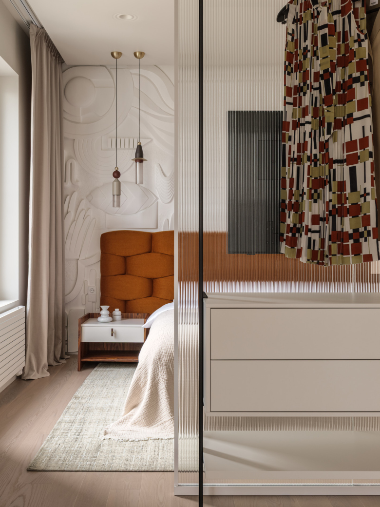 Дизайн интерьера открытой гардеробной в спальне