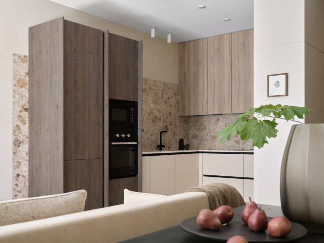 A Beige 79&nbsp;m<sup>2</sup> Apartment With a Walk-In Closet: Photos, Videos, and Interior Estimate