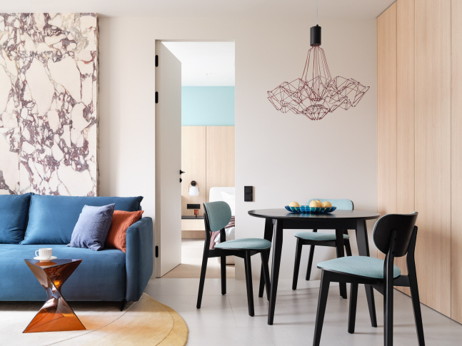 53&nbsp;m<sup>2</sup> Turquoise Apartment With an Open Plan Living Room: Photos, Video, and Interior Estimate