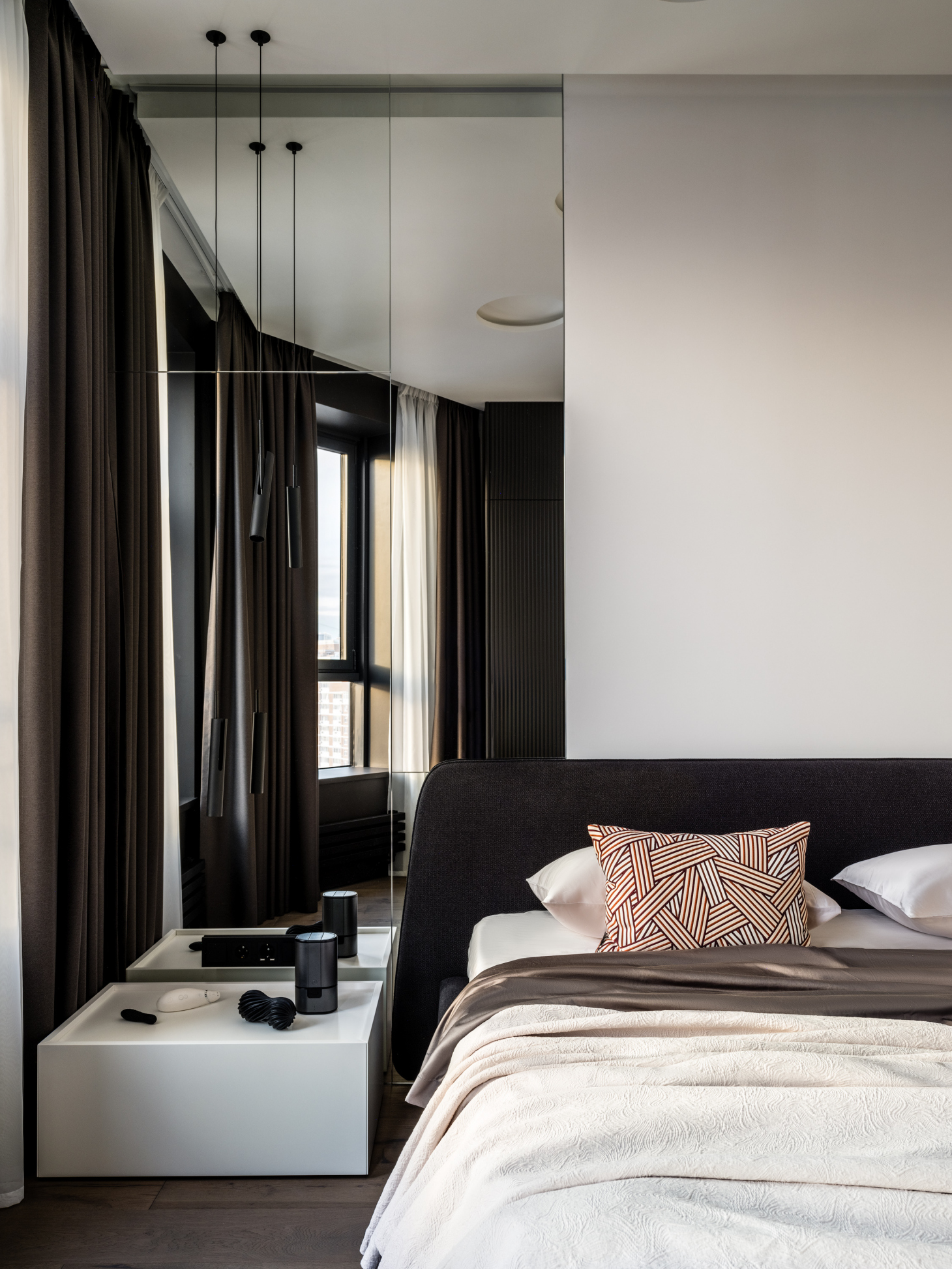 Прикроватная тумба с ящиком