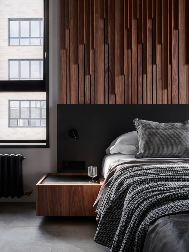 Подвесная тумба у кровати