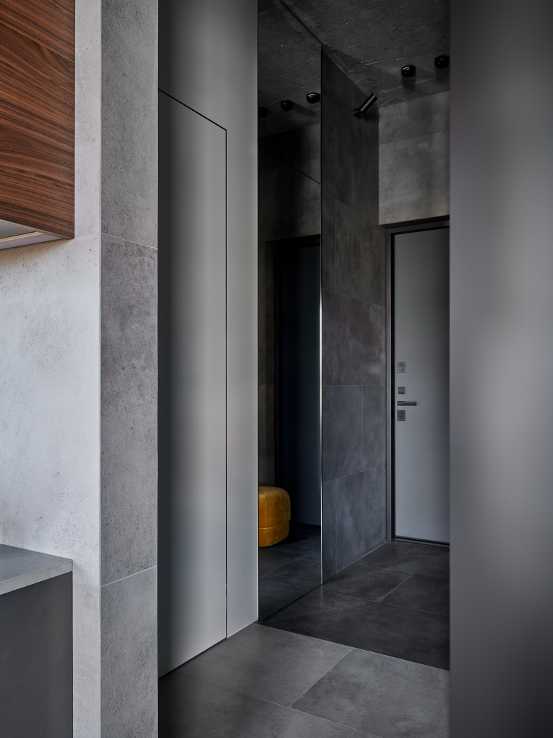 Прихожая в стиле лофт