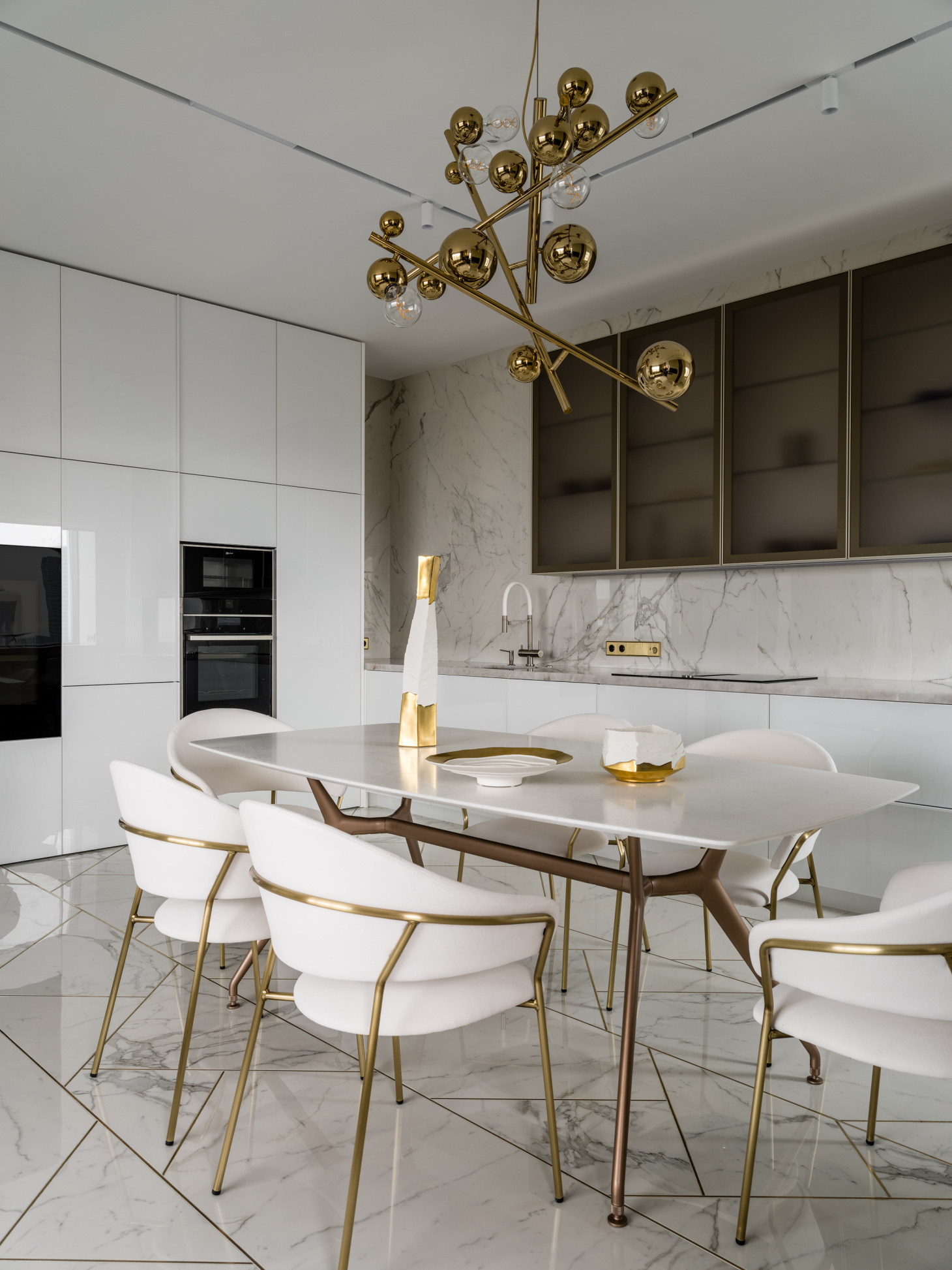 Большая угловая кухня