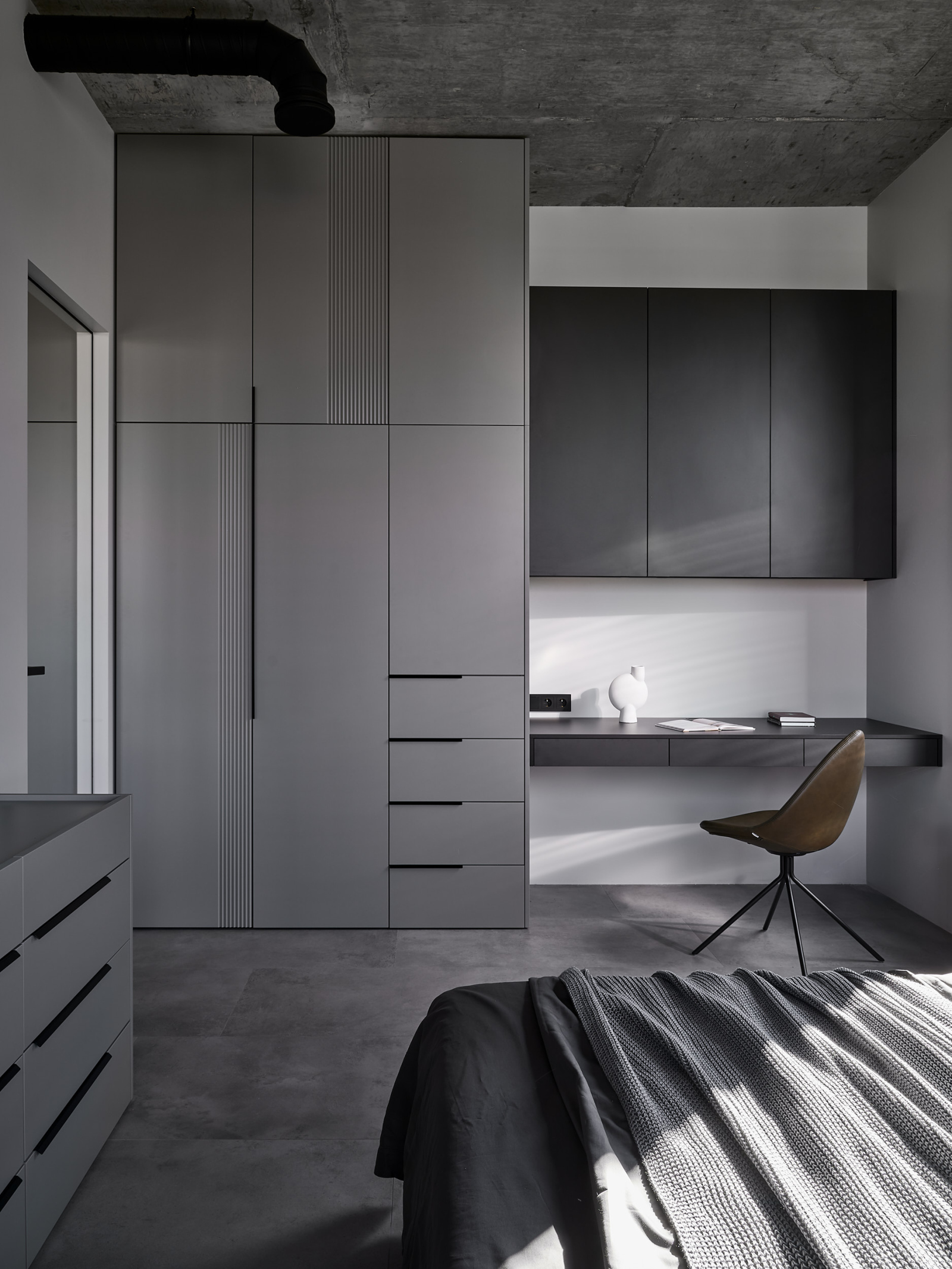 Шкаф с рабочим столом