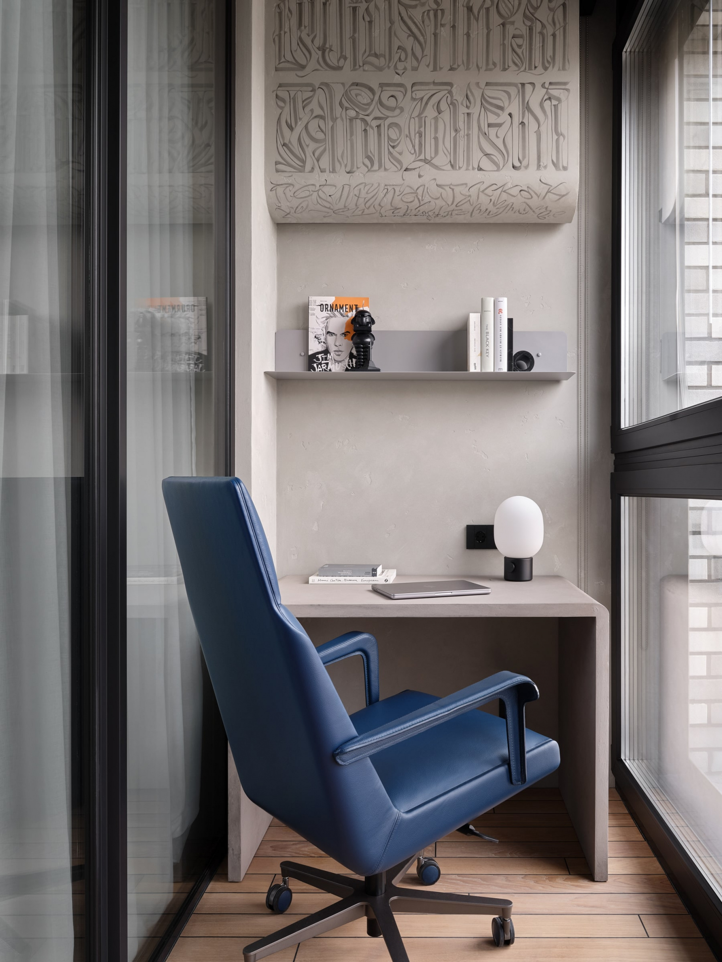 Дизайн интерьера кабинета на лоджии