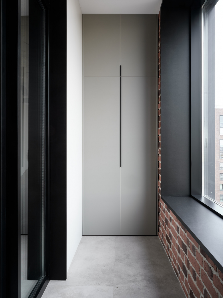 Шкаф для хранения в лоджии