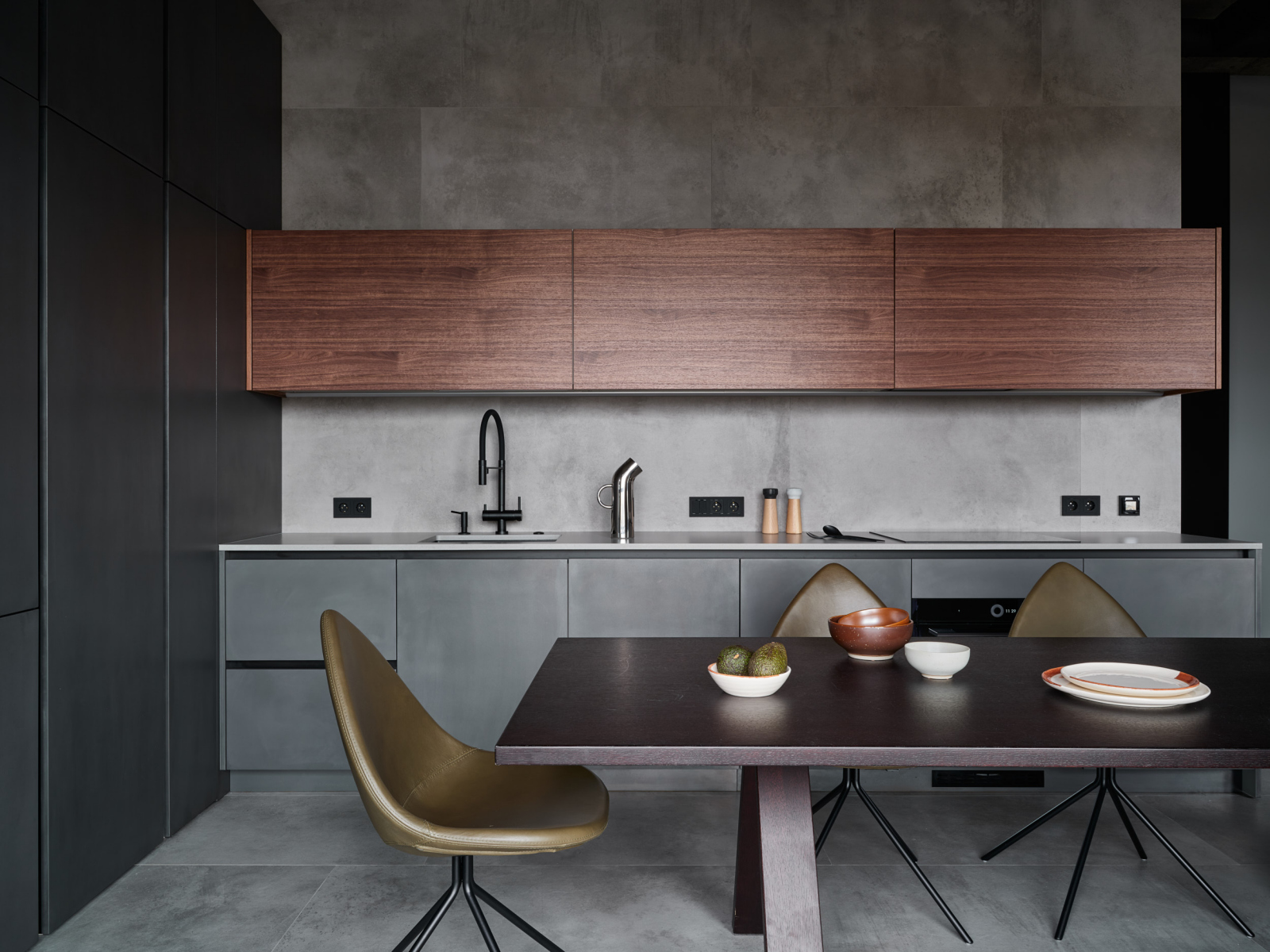 Угловая кухня в стиле лофт