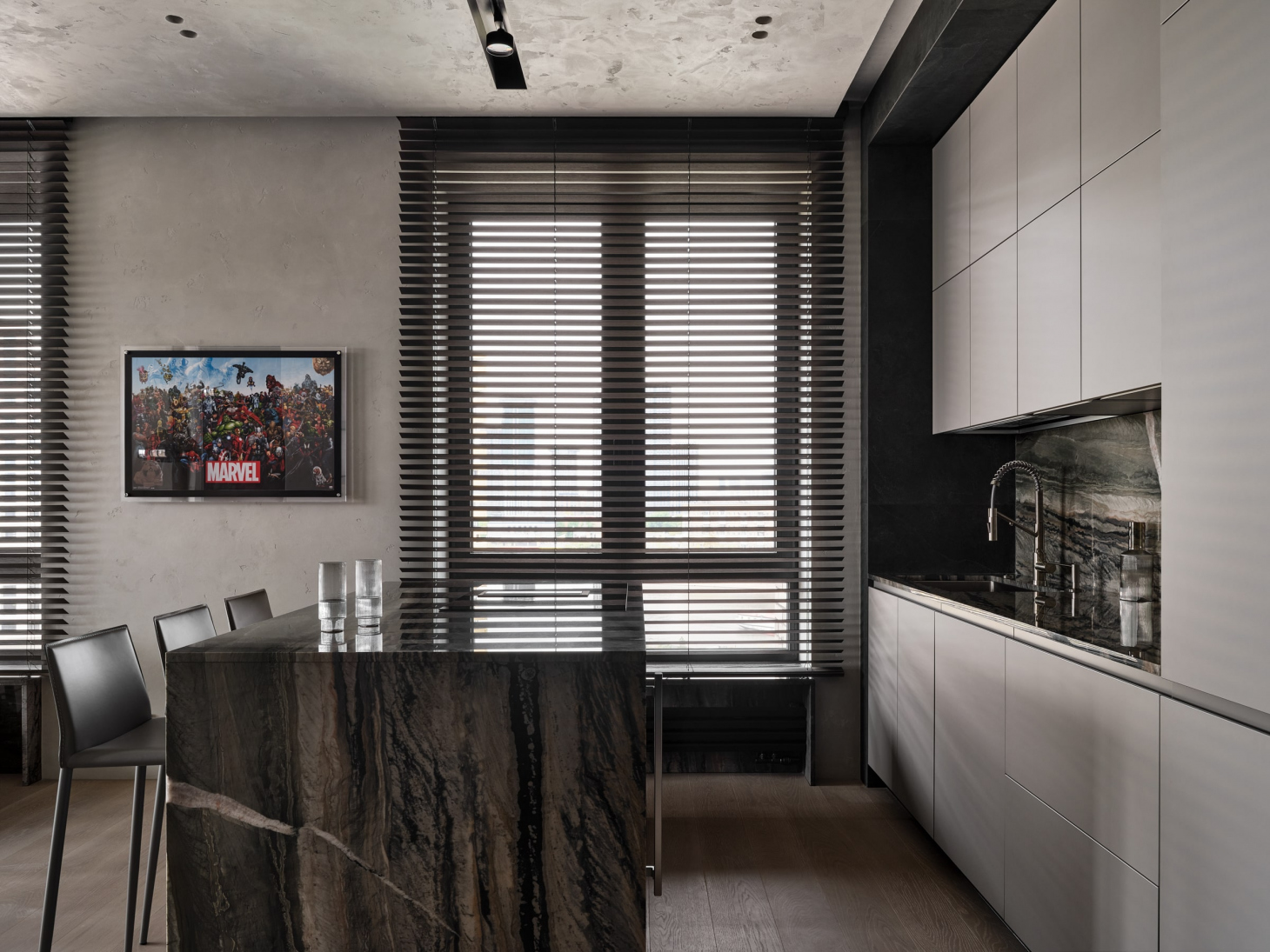 Современный кухонный гарнитур с островом на заказ