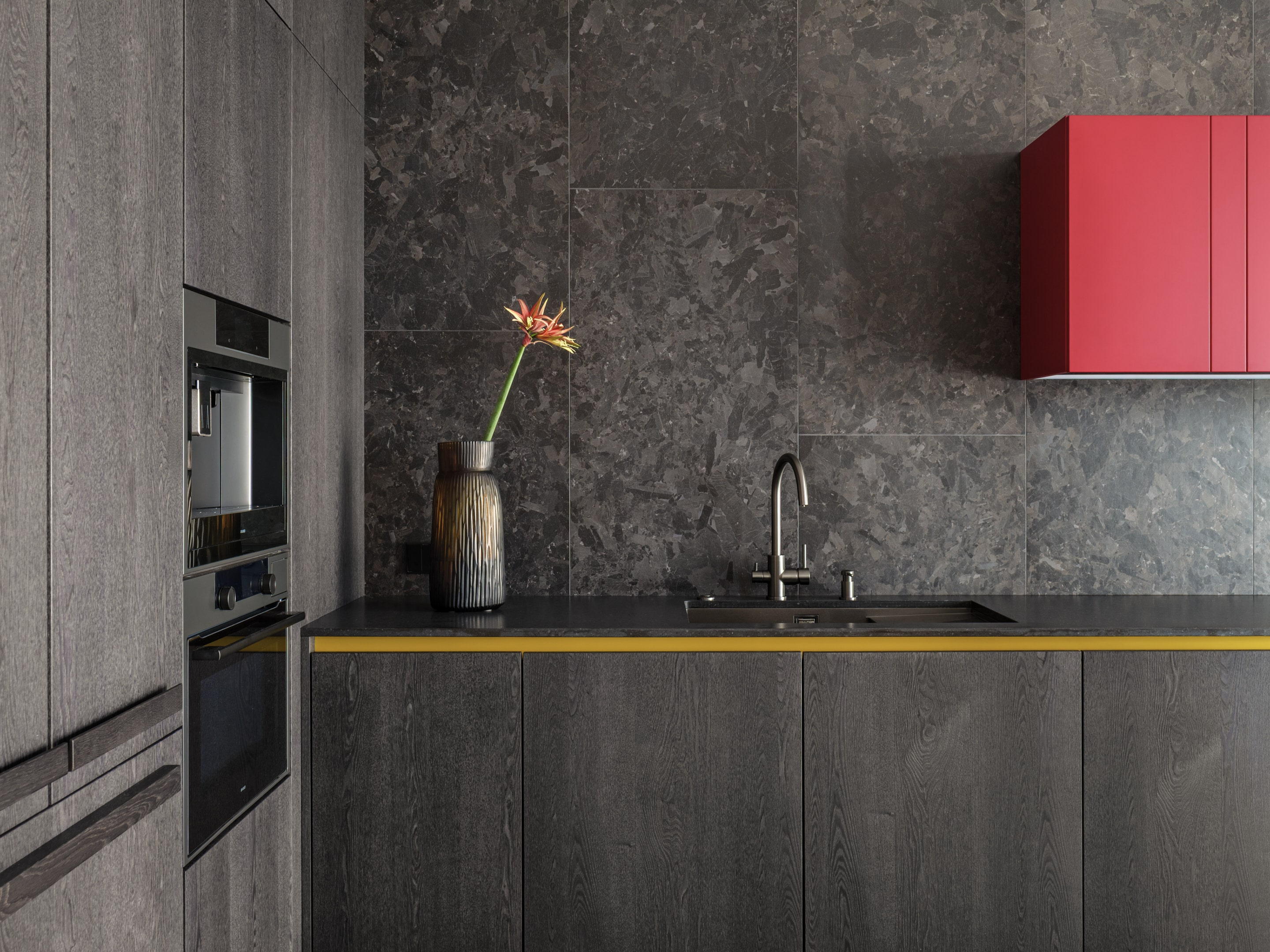 Большая угловая кухня на заказ