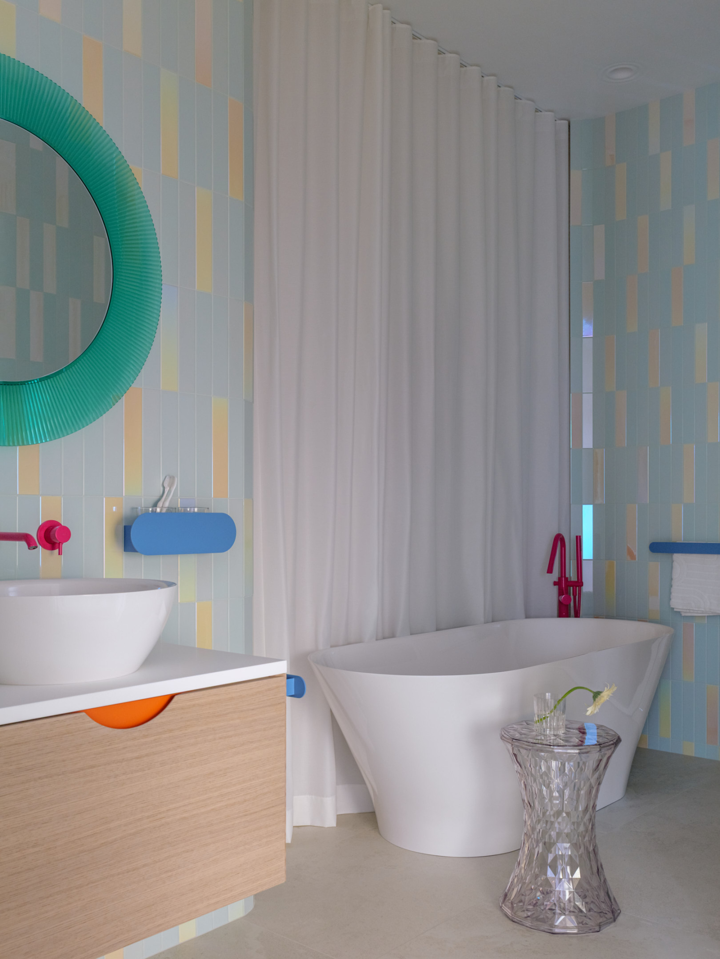 Дизайн интерьера ванной в стиле максимализм