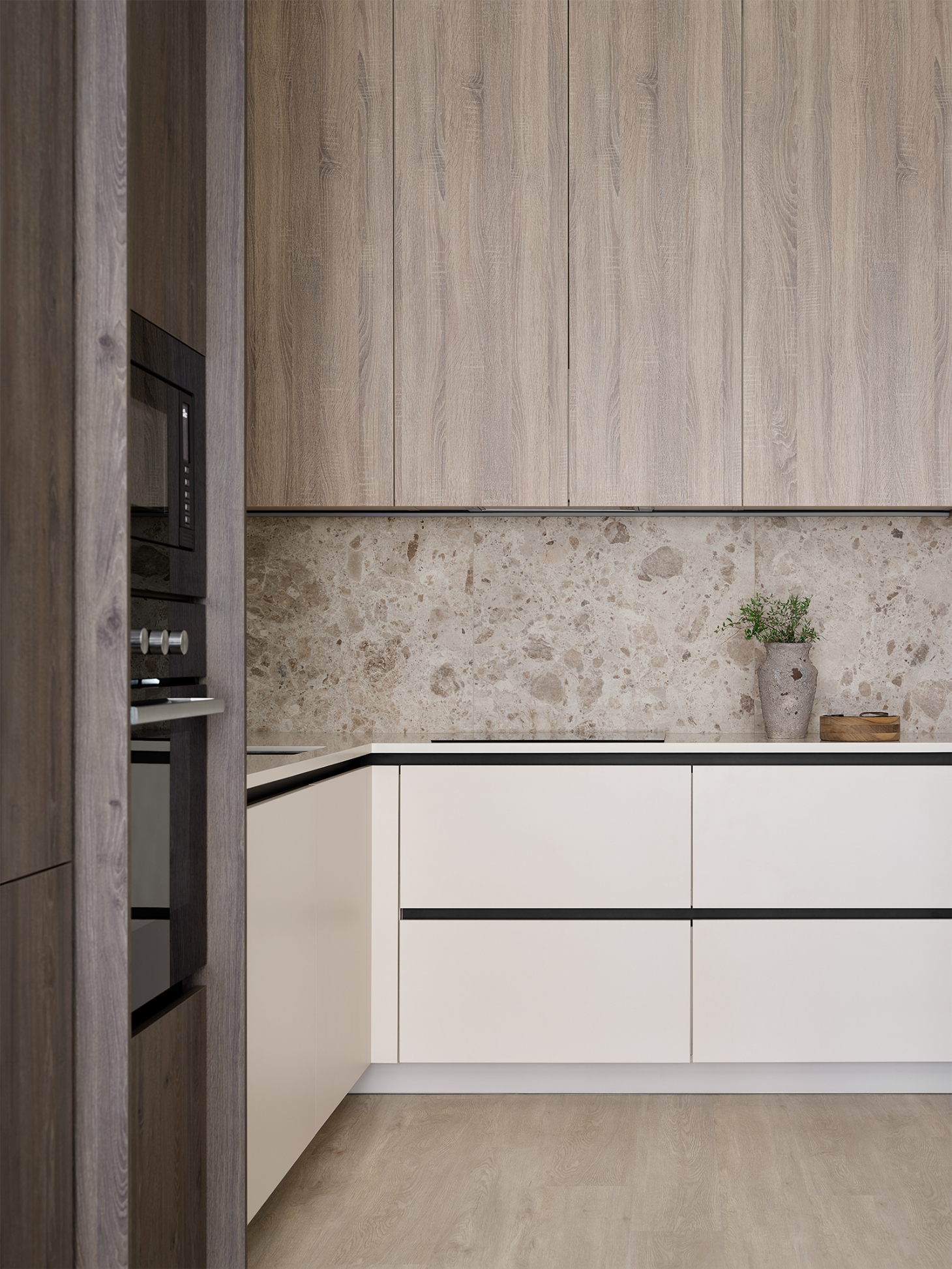 Угловая кухня бежевого цвета на заказ