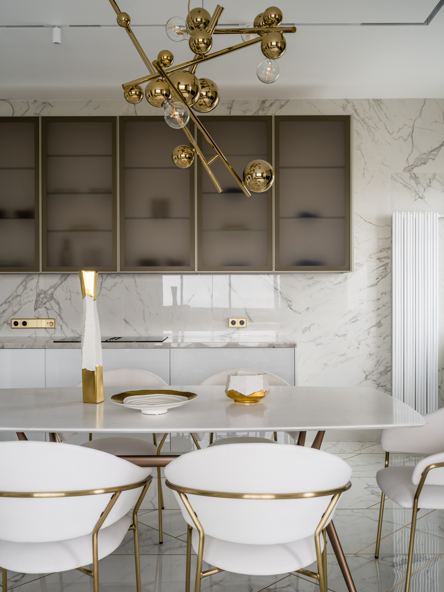 Кухонный гарнитур со стеклянными фасадами