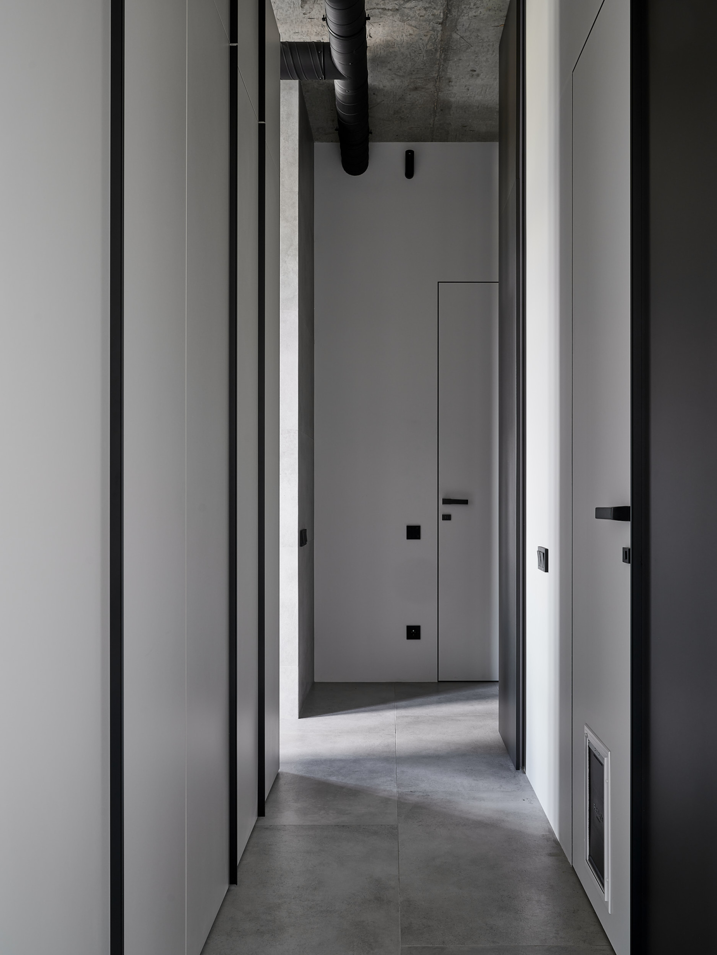 Обратная сторона шкафа