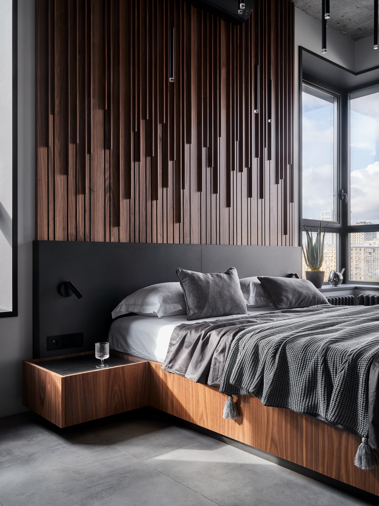 Кровать в шпоне американского ореха